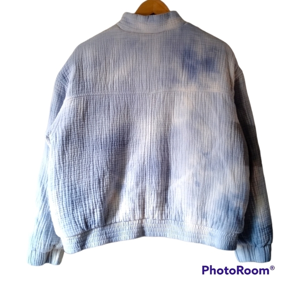 🍂 Universal Thread Cloud Bomber Jacket Light Blue & White Tie Dye  Size M - Picture 6 of 15